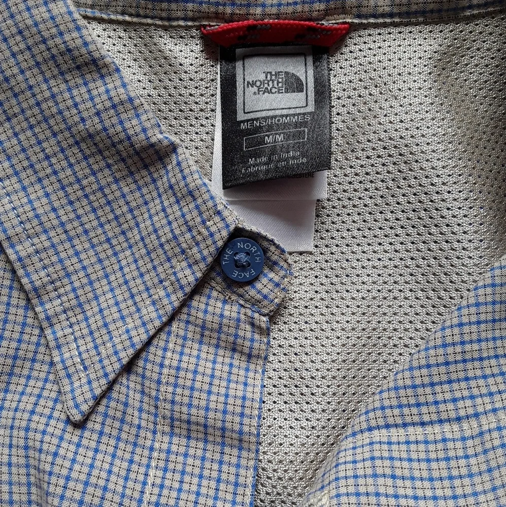 The North face short sleeve button down men shirt size M